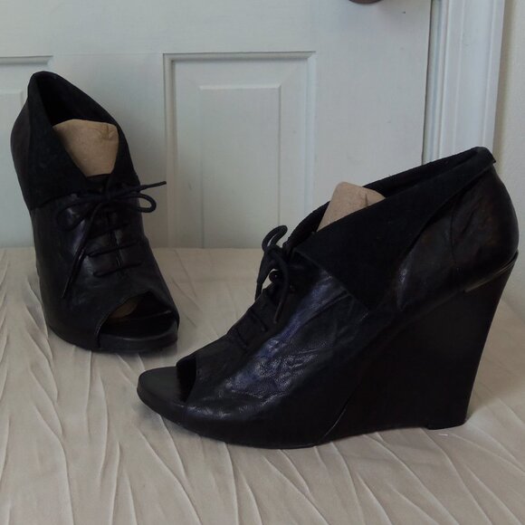 Sam Edelman Wakefield Black Leather Peep Toe Wedge Booties sz 9.5 - Picture 3 of 16